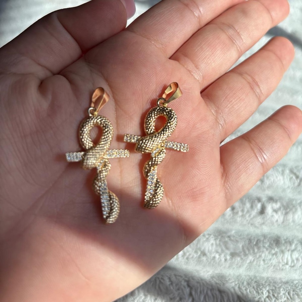 Laminated gold cross charm for chains